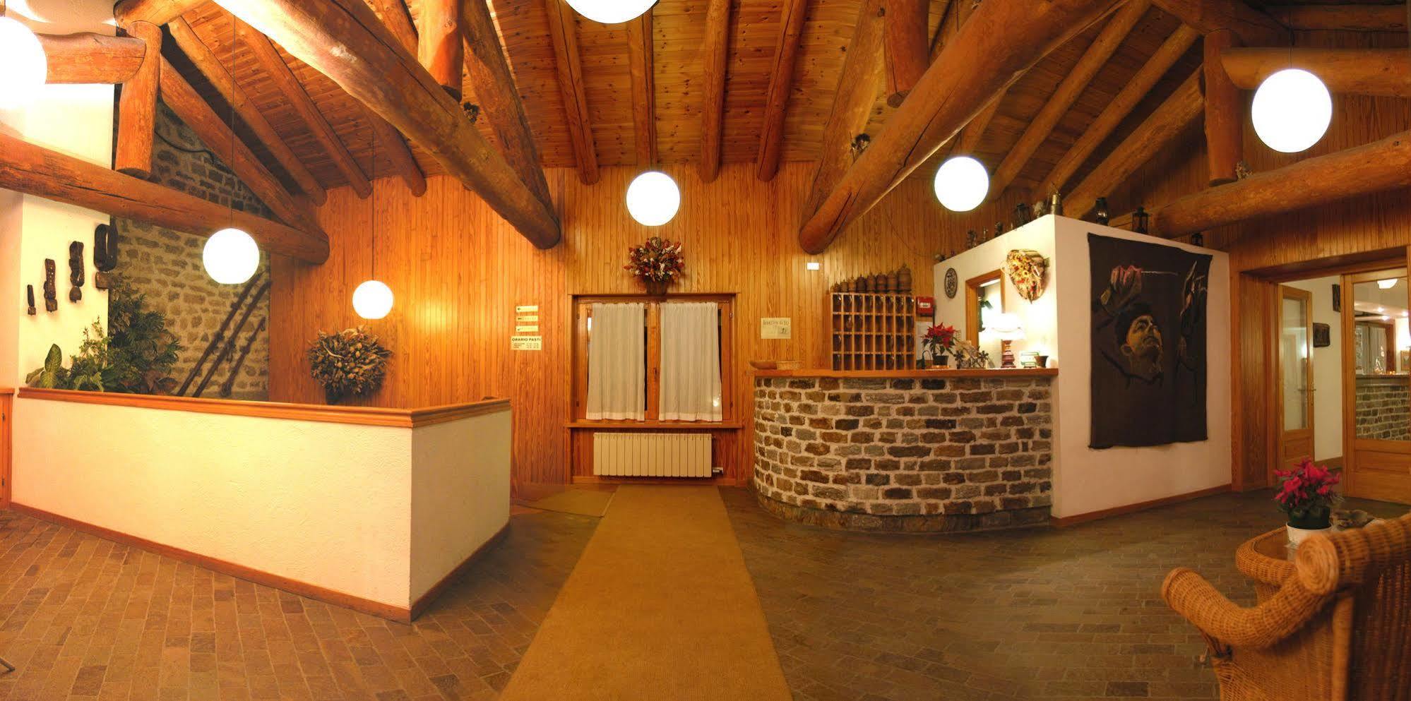 Petit Hotel Cogne Exterior foto